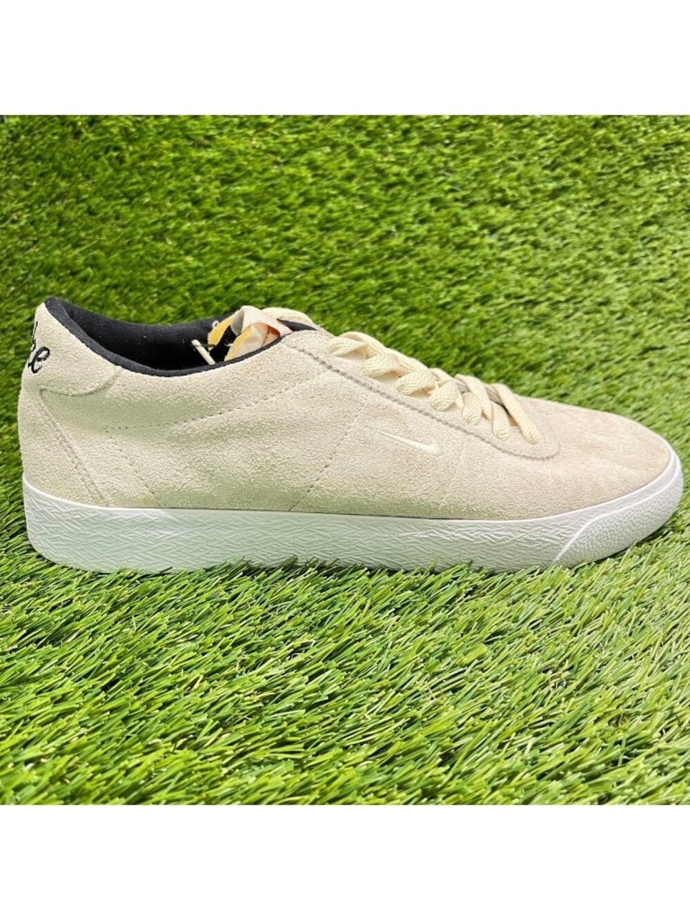 Nike SB Zoom Bruin Mens Size 8 Light Cream Athletic Skateboard Shoes Sneakers